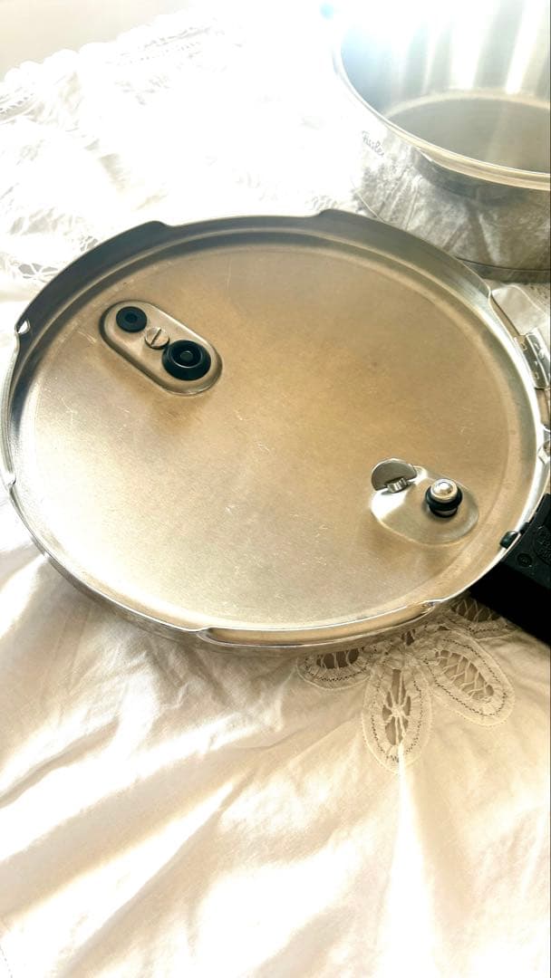 フィスラ圧力鍋　2.5L ドイツ製　IH使用可能