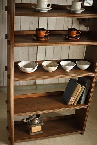 古い木製の収納棚　6段　くさび式本棚　食器棚　オープンラック　古家具　古道具