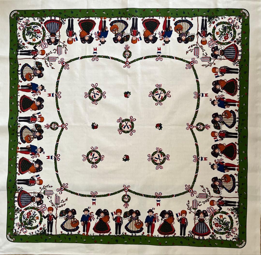 《新品希少》HANSIのテーブルクロス 100cm仏アルザスの伝統衣装モチーフ