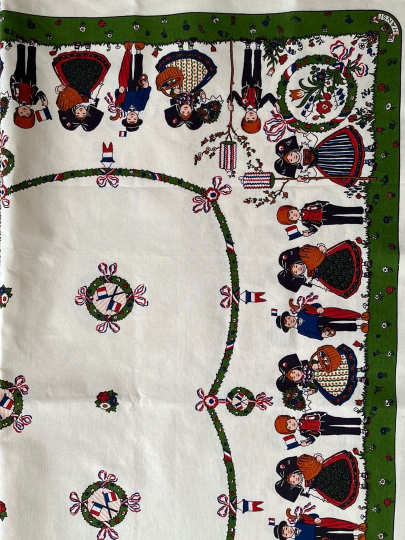 《新品希少》HANSIのテーブルクロス 100cm仏アルザスの伝統衣装モチーフ