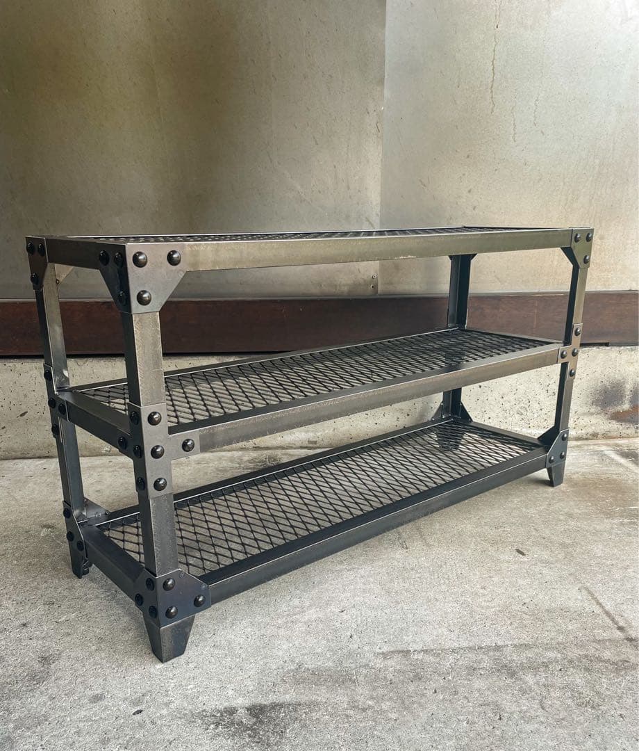 リベット３段ラック［Ver.縞板］植物棚　アイアン家具　ベンチ　アイアンラック