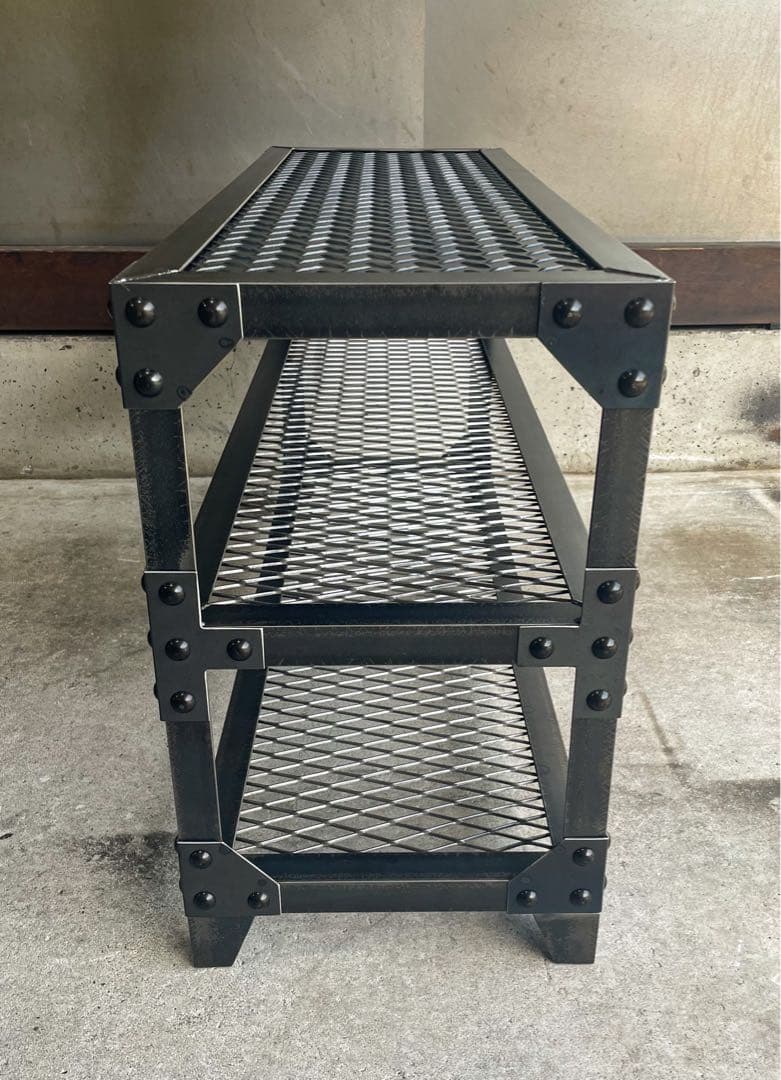 リベット３段ラック［Ver.縞板］植物棚　アイアン家具　ベンチ　アイアンラック