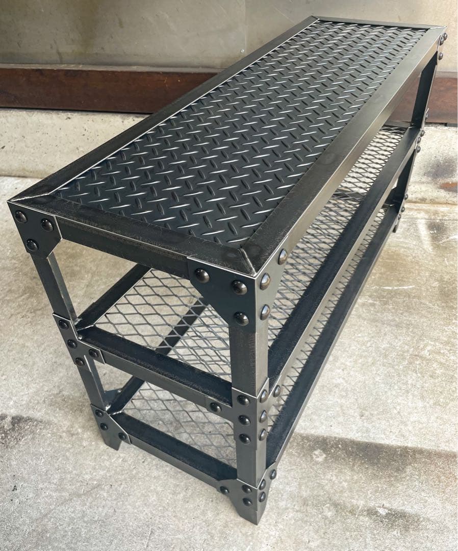 リベット３段ラック［Ver.縞板］植物棚　アイアン家具　ベンチ　アイアンラック