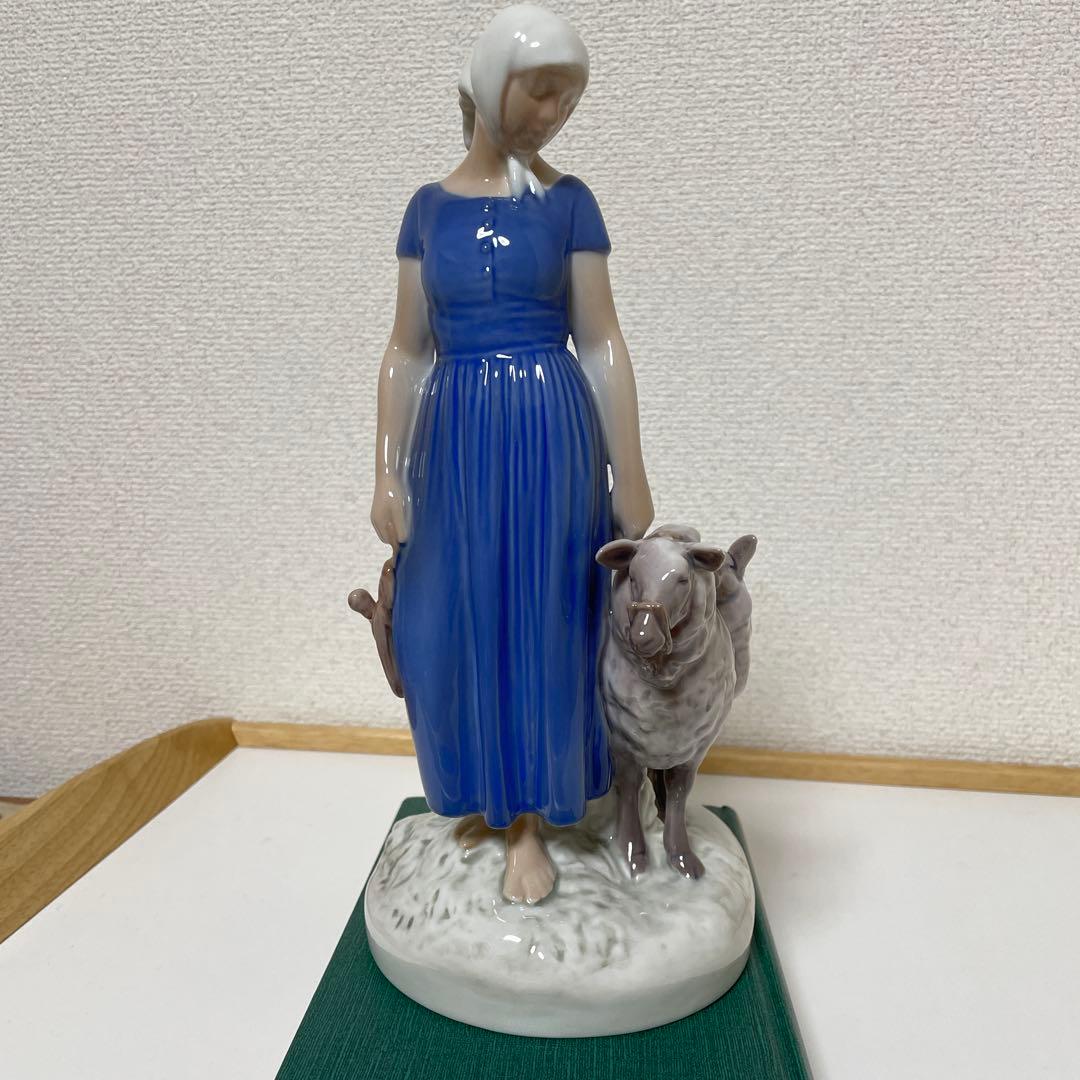 ＊女性と３頭の羊＊高さ２７cm・Ｂ＆Ｇ． ・希少・