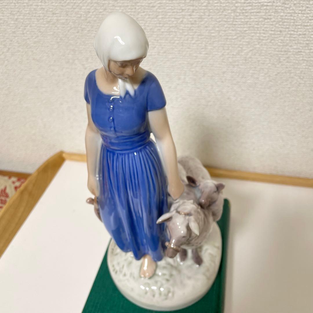 ＊女性と３頭の羊＊高さ２７cm・Ｂ＆Ｇ． ・希少・