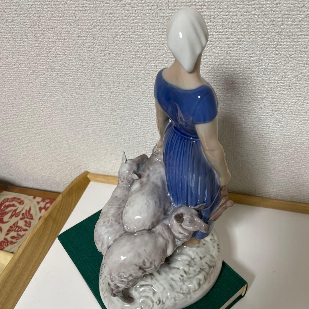 ＊女性と３頭の羊＊高さ２７cm・Ｂ＆Ｇ． ・希少・