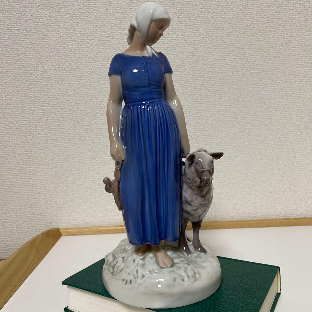 ＊女性と３頭の羊＊高さ２７cm・Ｂ＆Ｇ． ・希少・