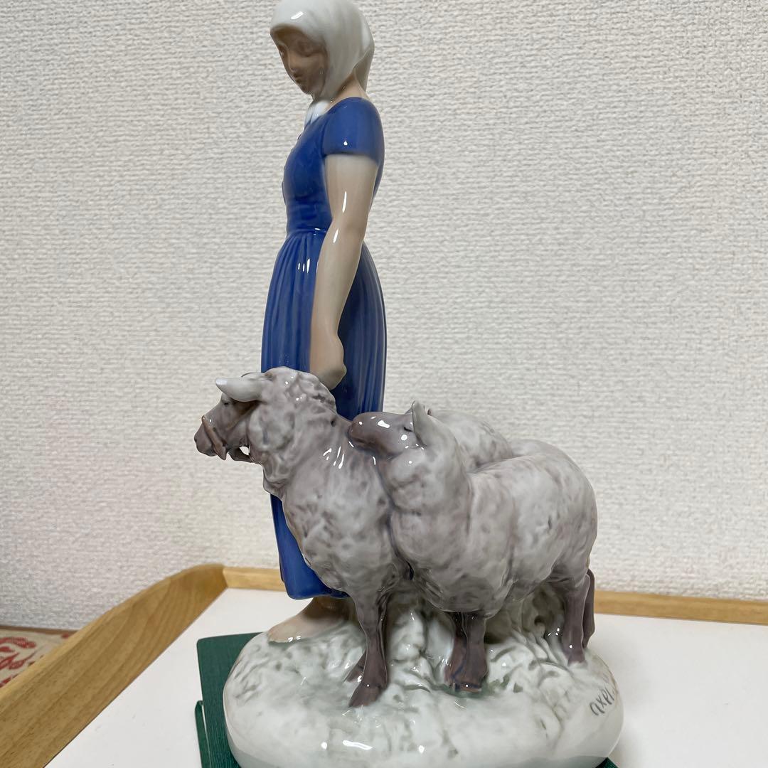 ＊女性と３頭の羊＊高さ２７cm・Ｂ＆Ｇ． ・希少・