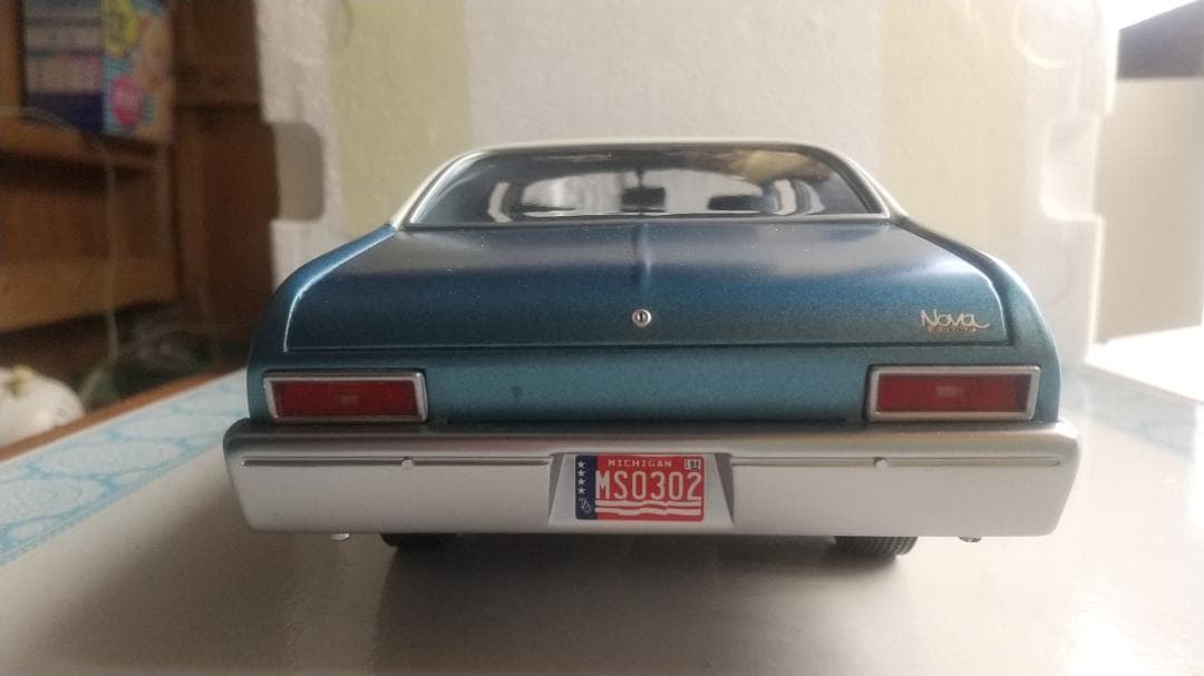 1/18 ビバリーヒルズコップ シボレー ノヴァ