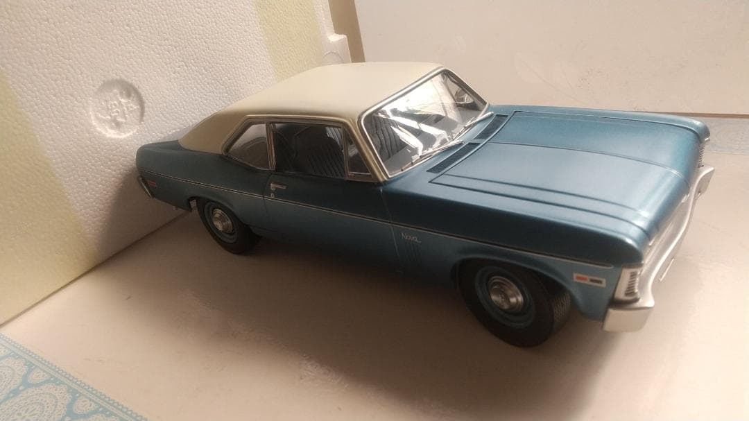 1/18 ビバリーヒルズコップ シボレー ノヴァ