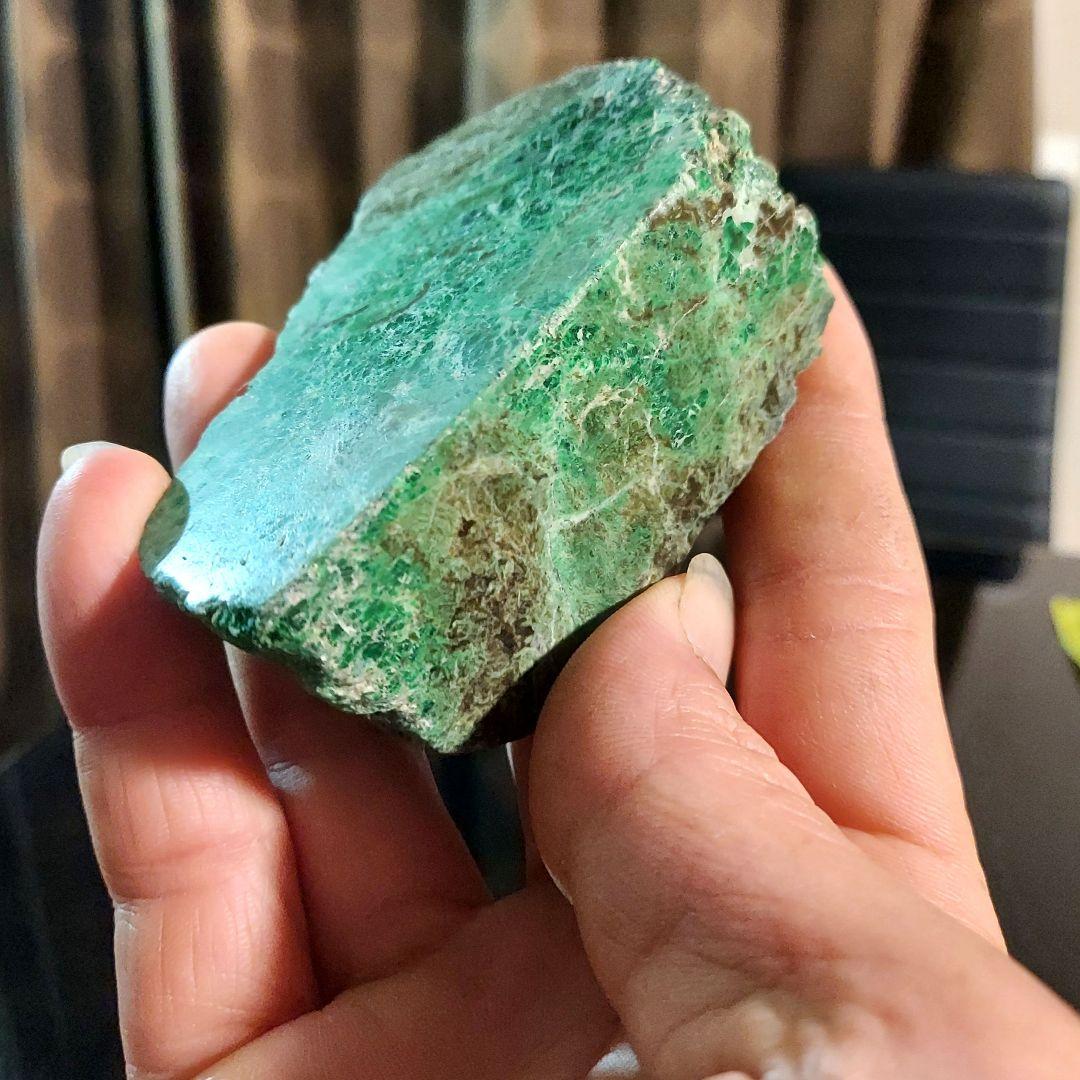 激レア 産出量少ない大きなヒスイ輝石コスモクロア モーシッシ 原石2面磨き508