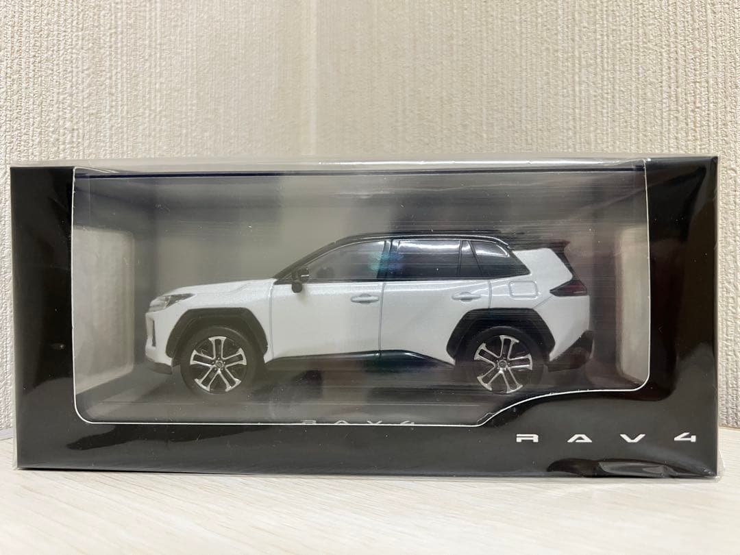 トヨタ 新型RAV4 ミニカー カラーサンプル - メルカリ