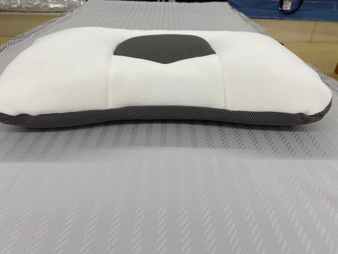 西川　ドクタースリープまくら・自分の好みに高さ調節OK・洗濯OK・詰めものパイプ