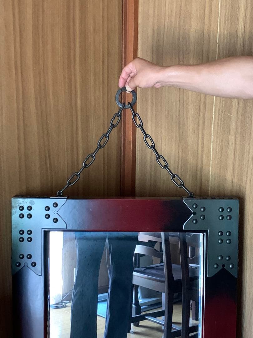 民芸品　大型壁掛け鏡 チェーン付き　ダークブラウン