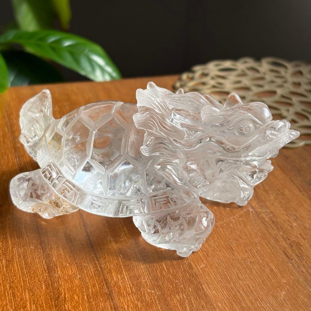 高品質 ブラジル産の天然水晶で彫られた龍亀（ロングイ） 置物197g