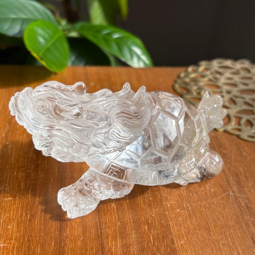 高品質 ブラジル産の天然水晶で彫られた龍亀（ロングイ） 置物197g