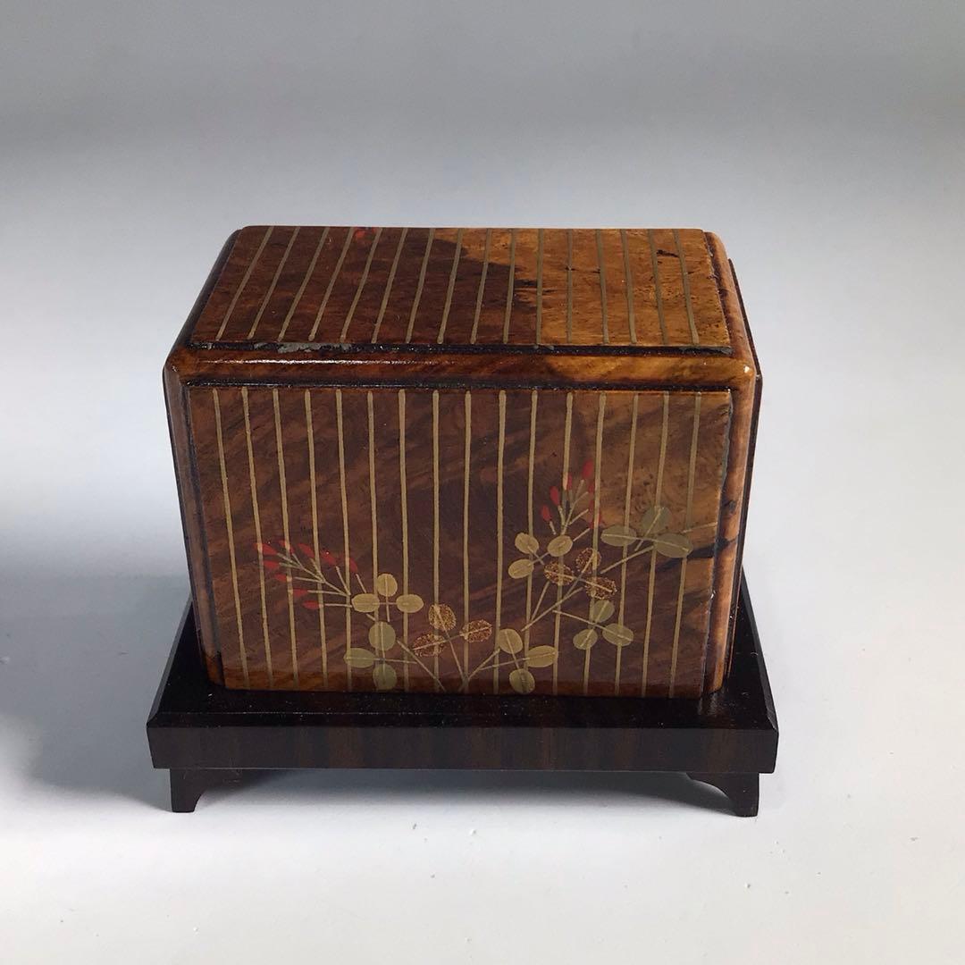 Ｎ１３９　香合　『蒔絵師　池端秀斉作』『鈴虫蒔絵』『虫籠香合』　共箱　茶道具