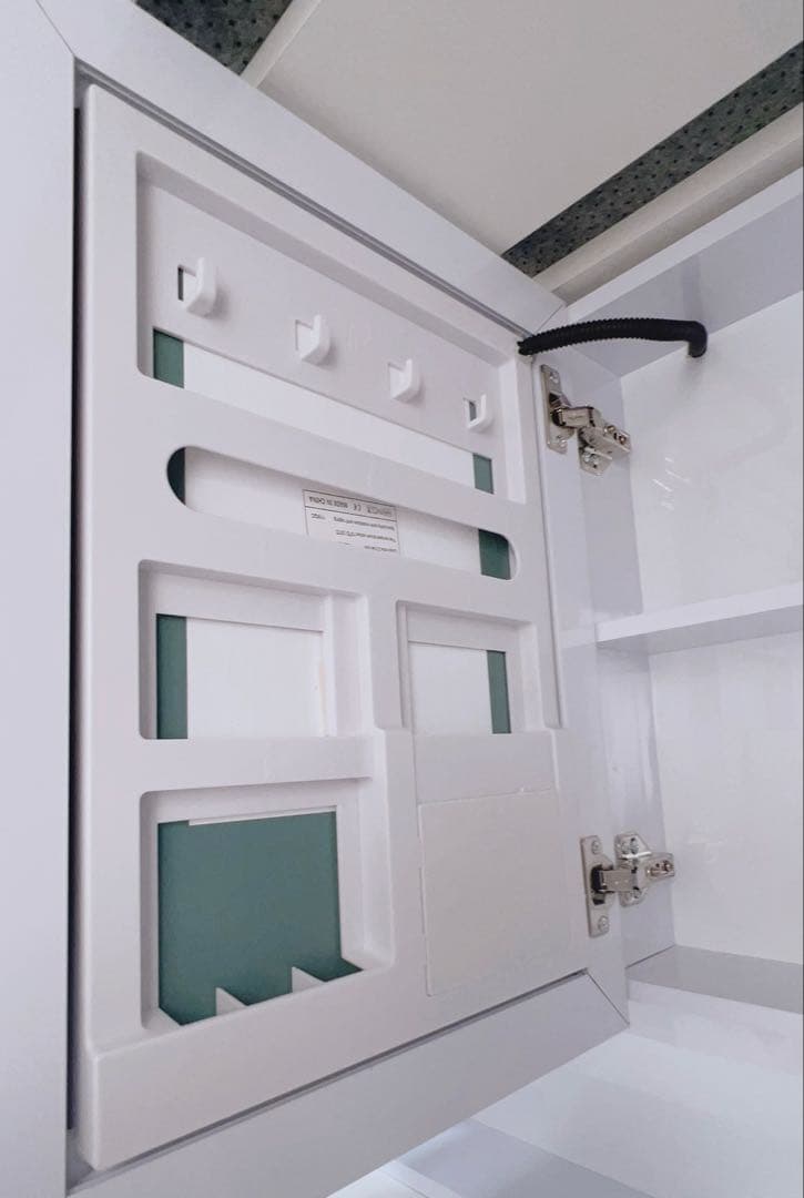 LED ミラーキャビネット　ホワイト