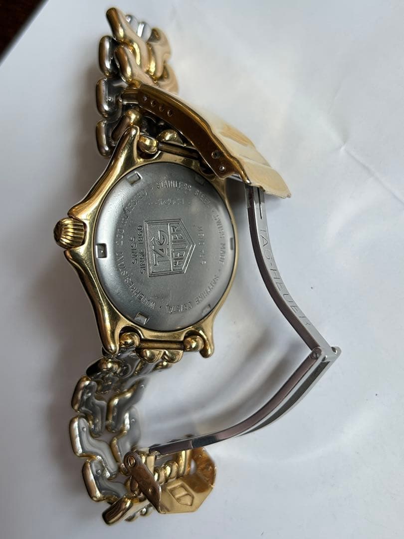 ゴールドカジュアル腕時計 ステンレスバンド