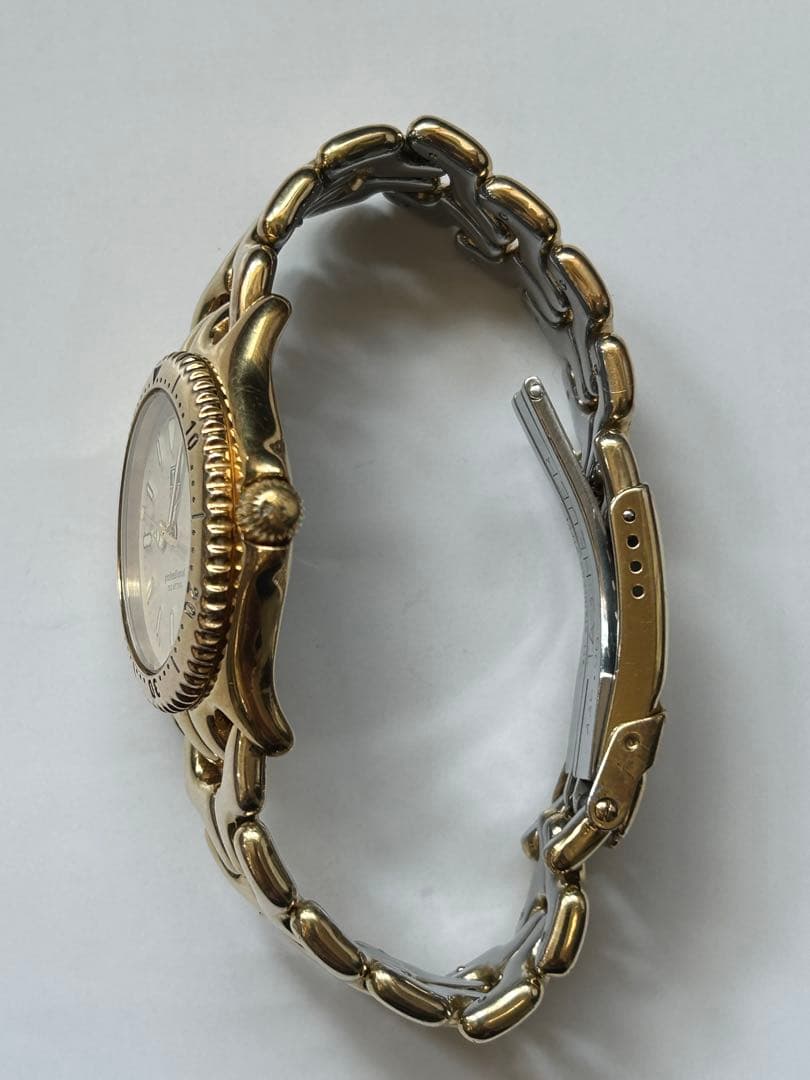 ゴールドカジュアル腕時計 ステンレスバンド