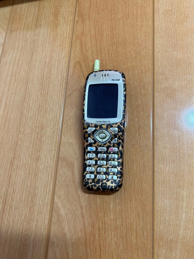 浜崎あゆみ 非売品ポスター＆携帯KDDI - メルカリ