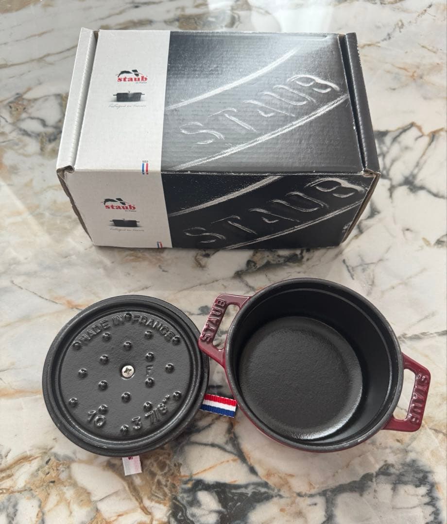 新品・未使用　ボルドー　ストウブ ピコ・ココット 10 cm 赤　レッド