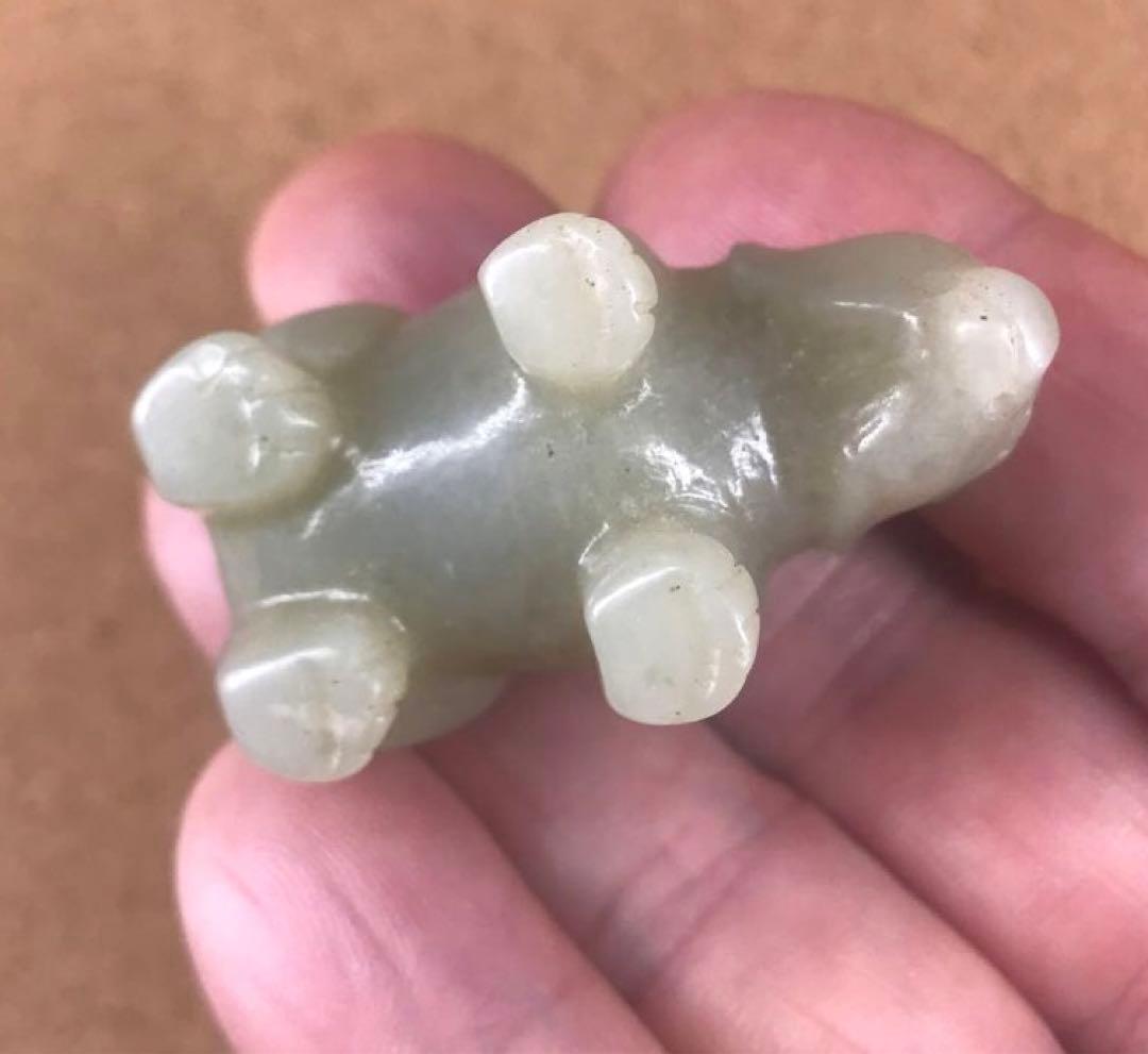 古玉石　《熊》置物 整理番号：AT133