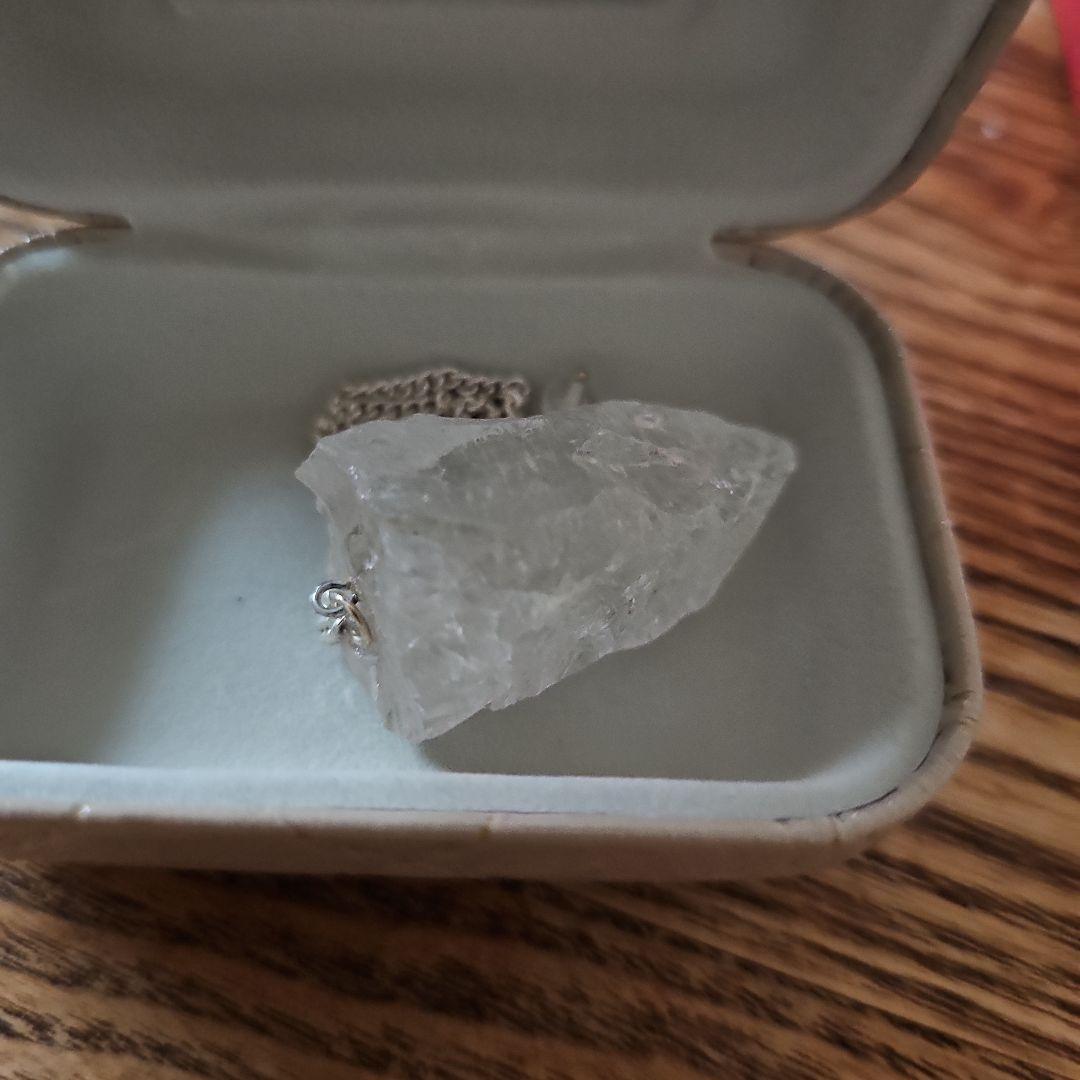 水晶ケース付き　招き猫