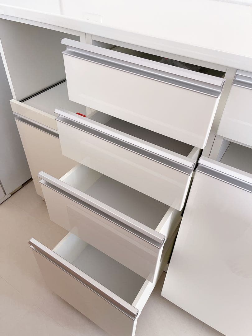 【新品未使用】18万円購入のニトリチェルシー・キッチンカウンター食器棚