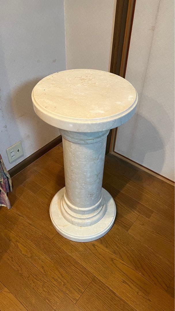 c*n様 白い大理石　花台