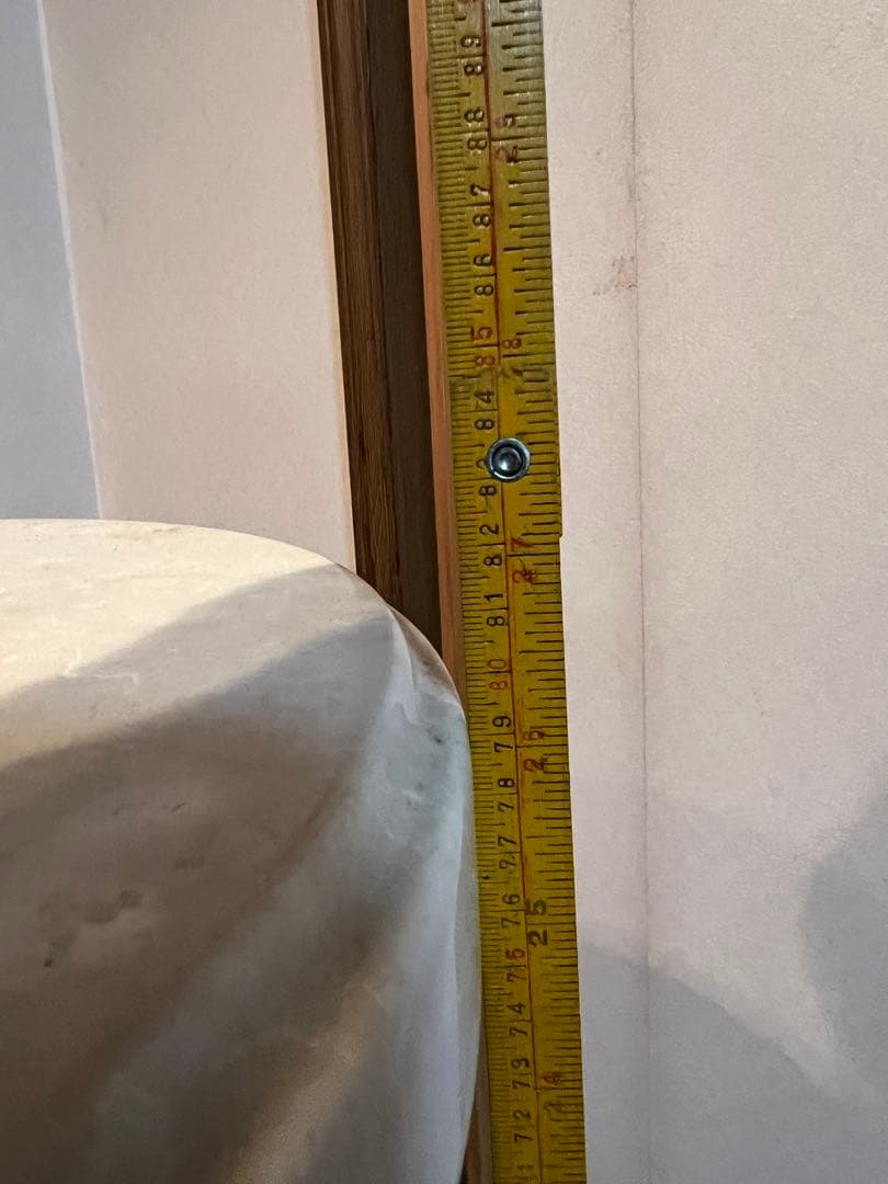 c*n様 白い大理石　花台