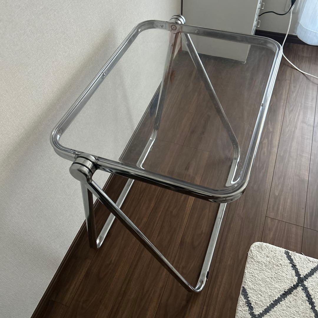 折りたたみ式透明ガラステーブル