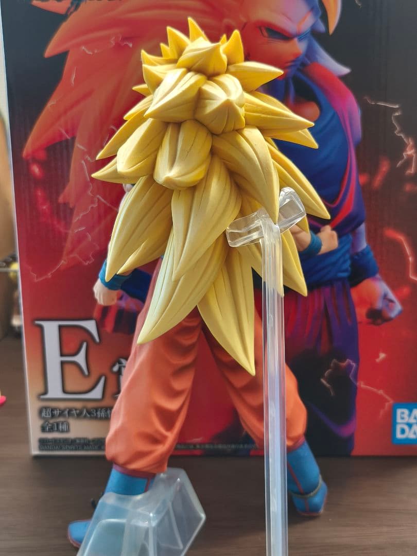 スーパーサイヤ人3　孫悟空フィギュア