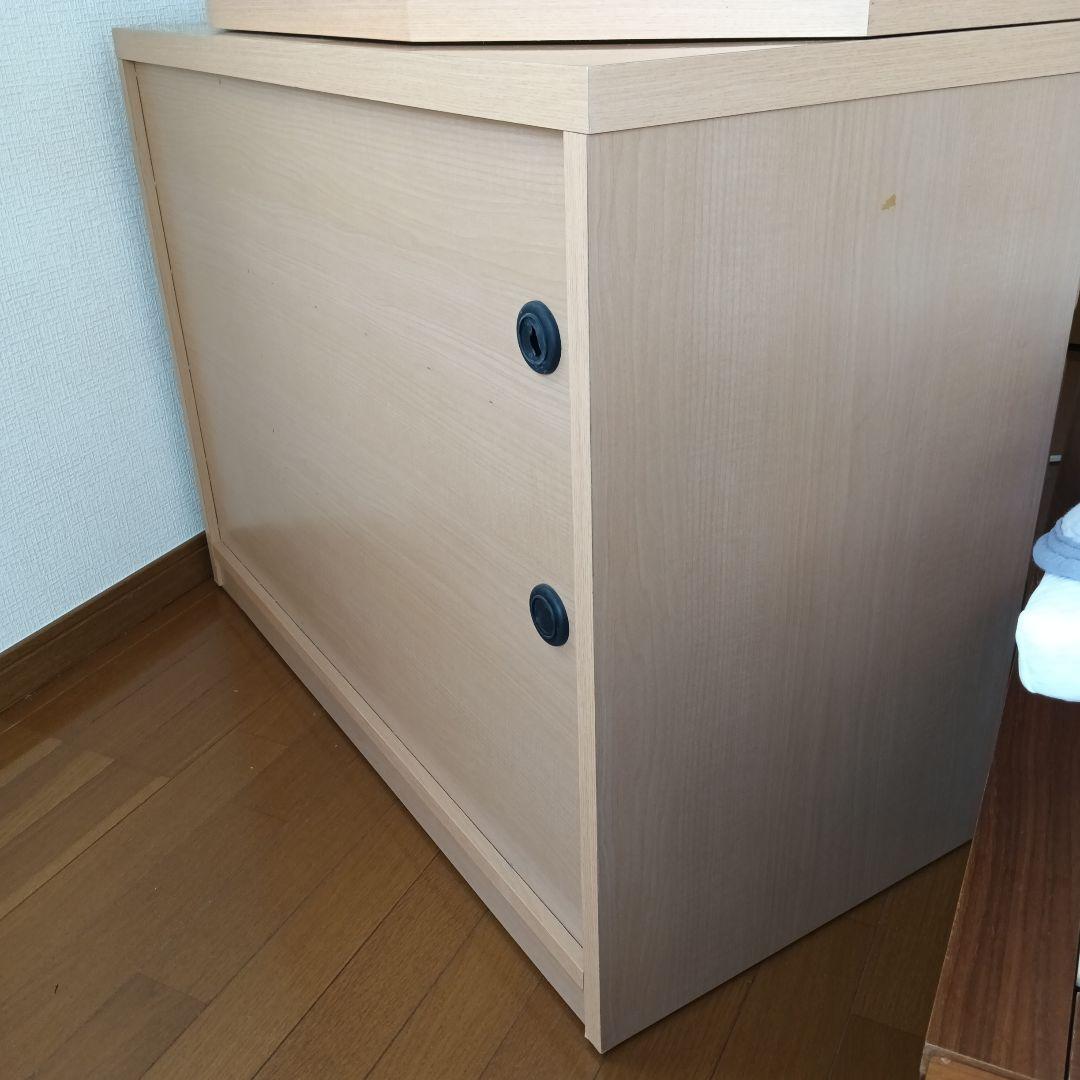 テレビ台　キャスター付