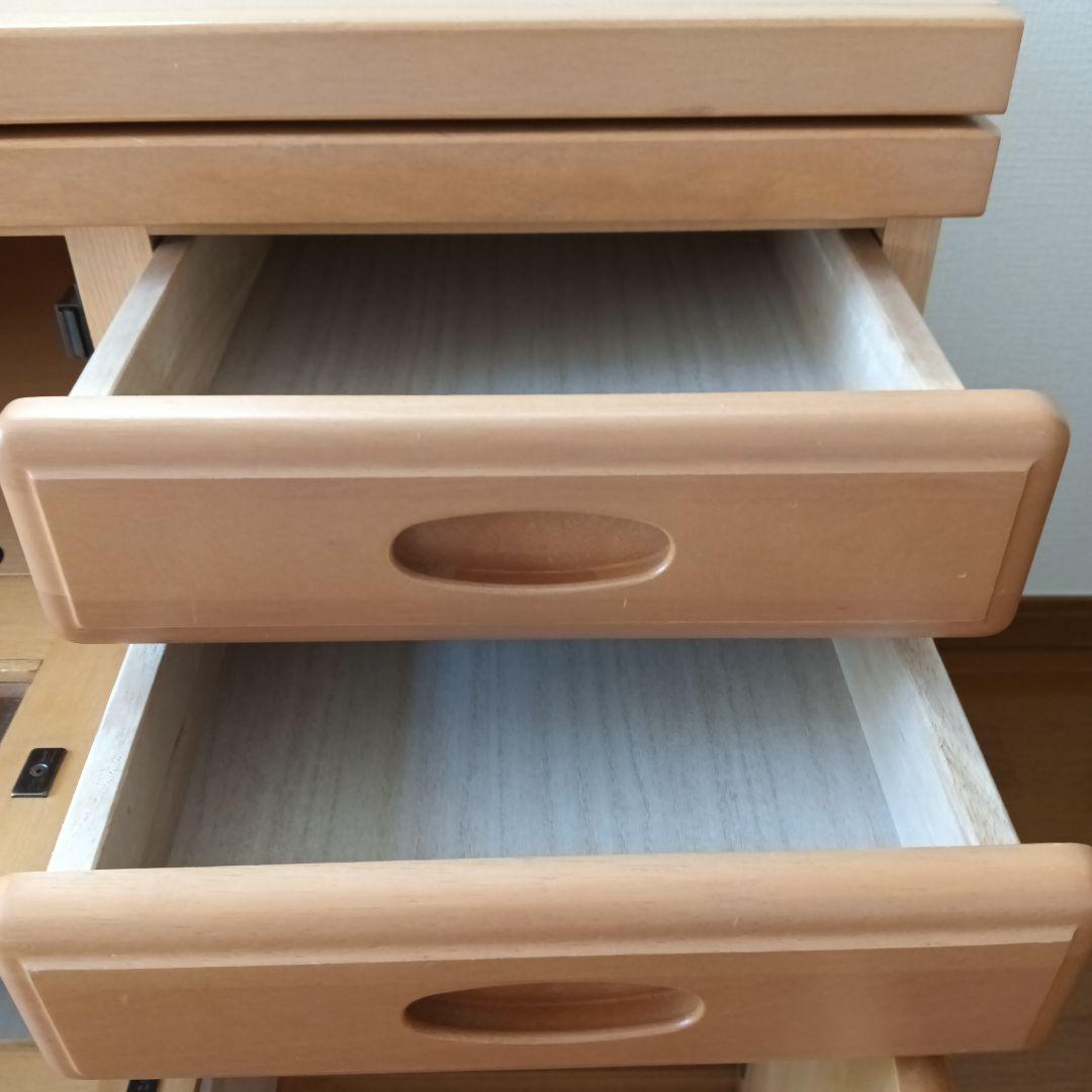 テレビ台　キャスター付