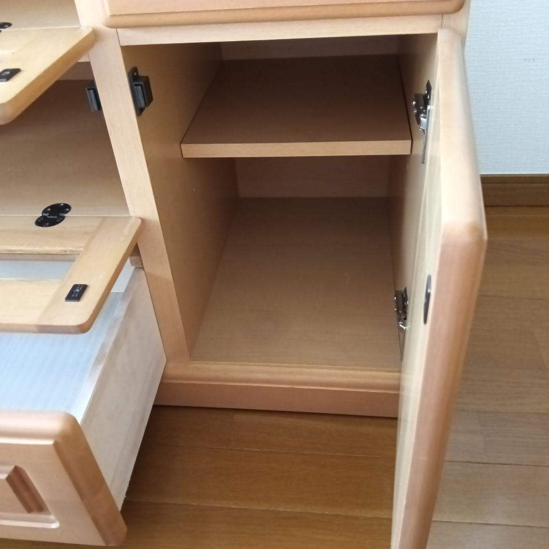 テレビ台　キャスター付