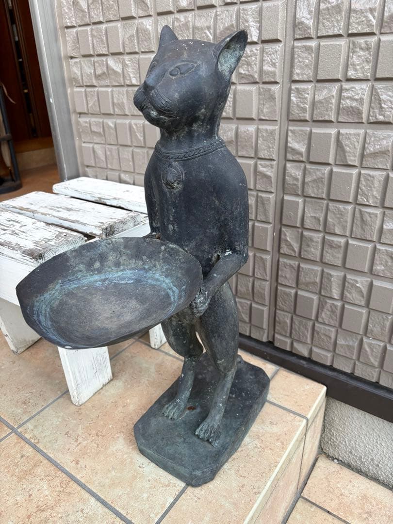 バリネコ ブロンズ像 お皿を持つ猫 バリ猫 オブジェ 置物 皿持ち猫 銅像