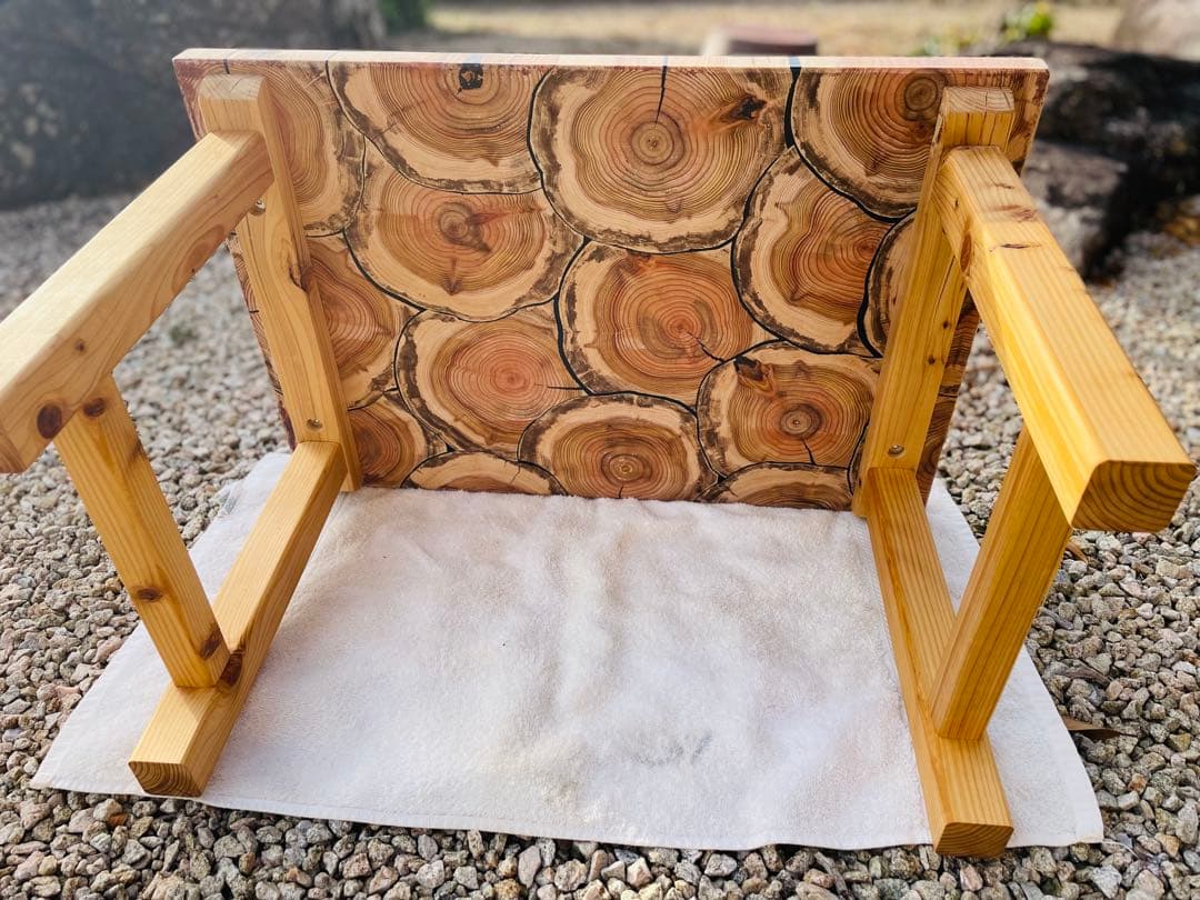 杉とヒノキのサイドテーブル／レジン仕上げ(表面) ローテーブル ②