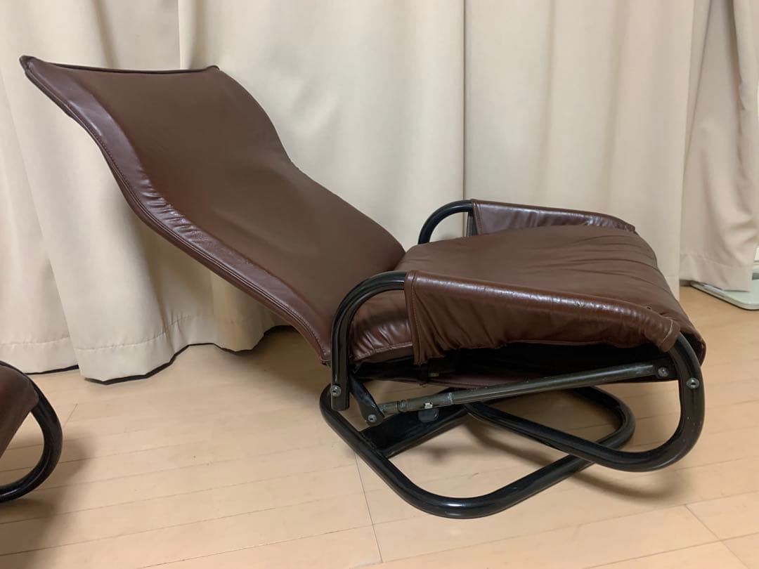 無段階リクライニング　回転　シングルソファ　茶　革　オットマン付き