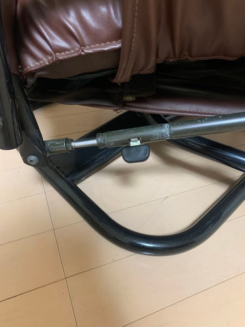 無段階リクライニング　回転　シングルソファ　茶　革　オットマン付き