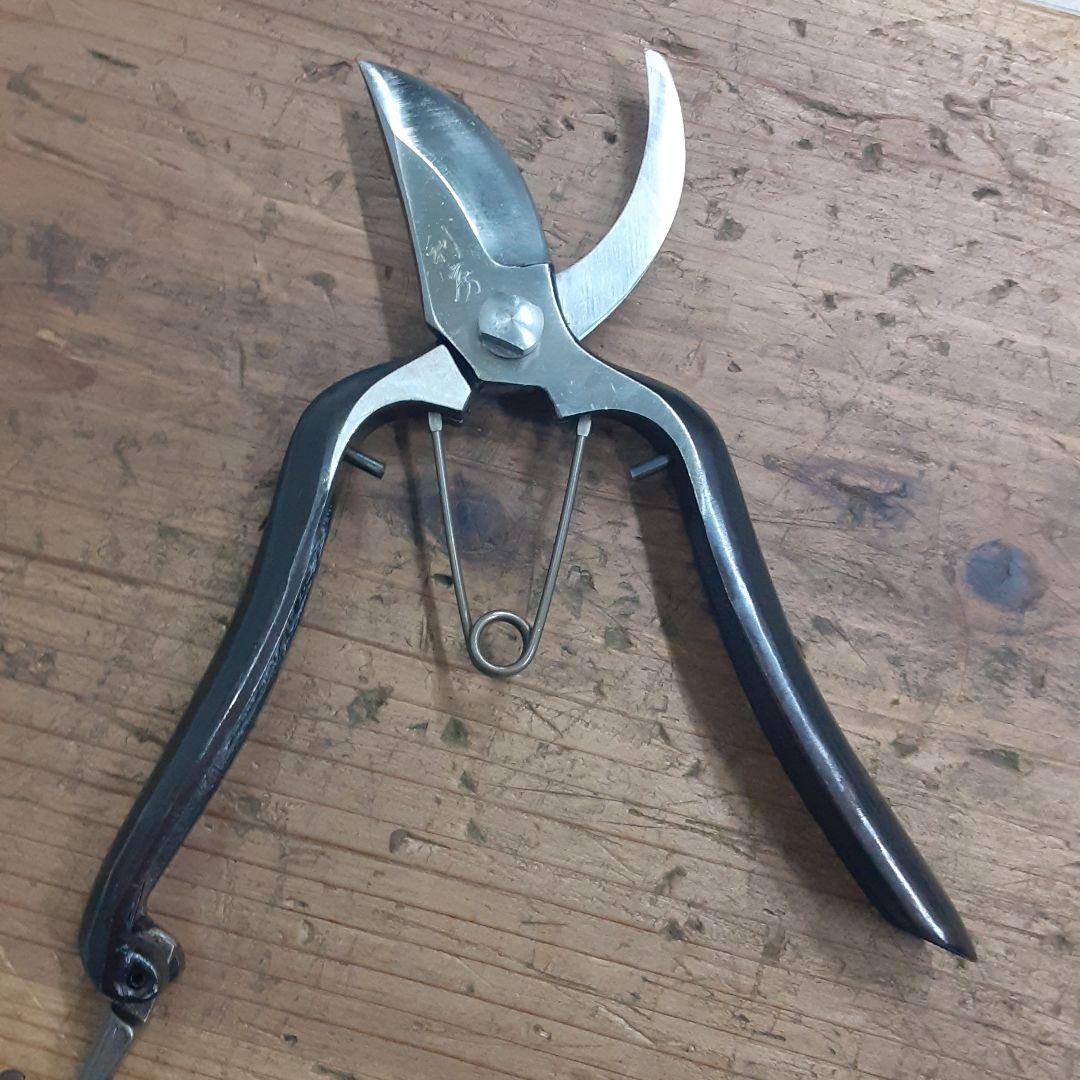 越後鍛冶職人 利房作最後の剪定鋏 - メルカリ