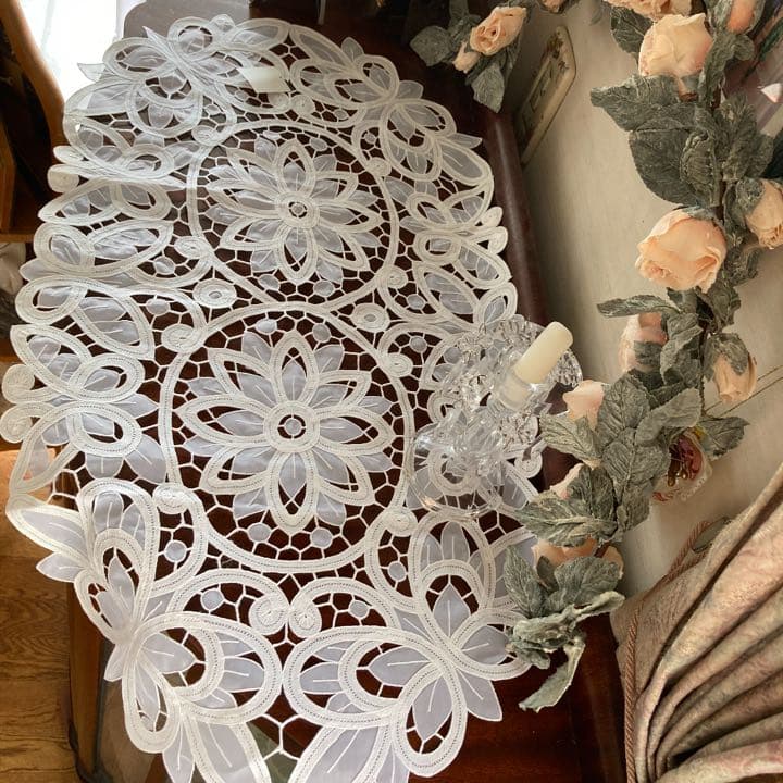 ヴィンテージ キャビンレースホワイト40✖️75テーブルセンター時代もの  レア物