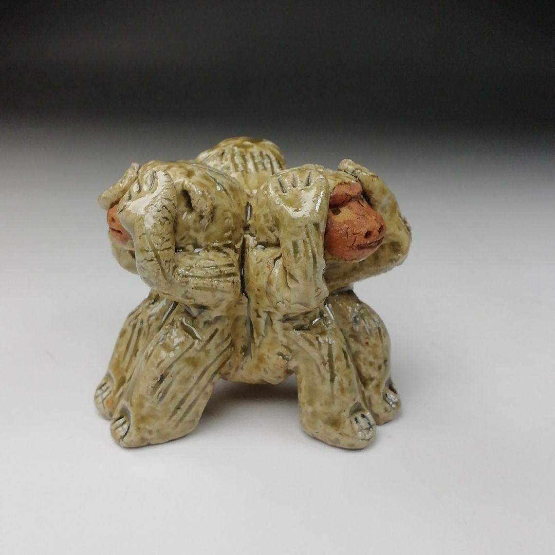 Ｔ６７５　蓋置　『伊羅保　三猿蓋置』『信楽焼』『奥田英山 造』　共箱　茶道具