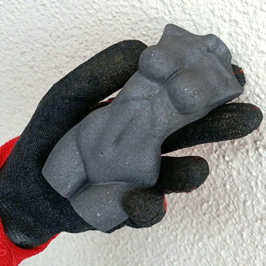 シュンガイト　裸婦像　女体　ヌード　裸体　モデル　天然石　パワーストーン　置物