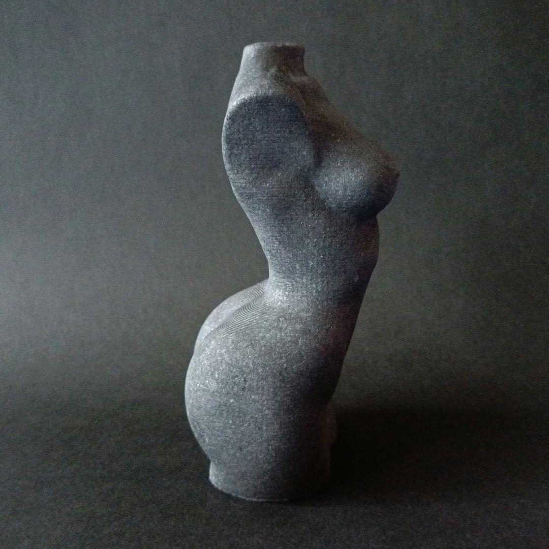 シュンガイト　裸婦像　女体　ヌード　裸体　モデル　天然石　パワーストーン　置物