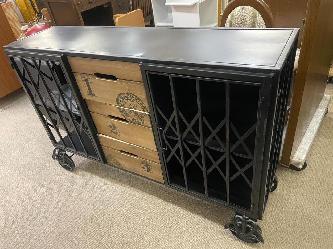 スチール　キャビネット　インダストリアル　サイドボード　引出　レトロ　キャスター