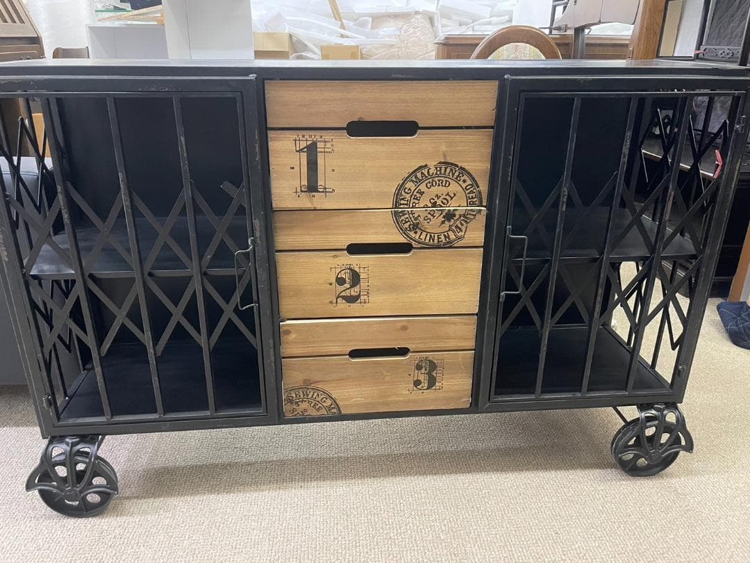 スチール　キャビネット　インダストリアル　サイドボード　引出　レトロ　キャスター