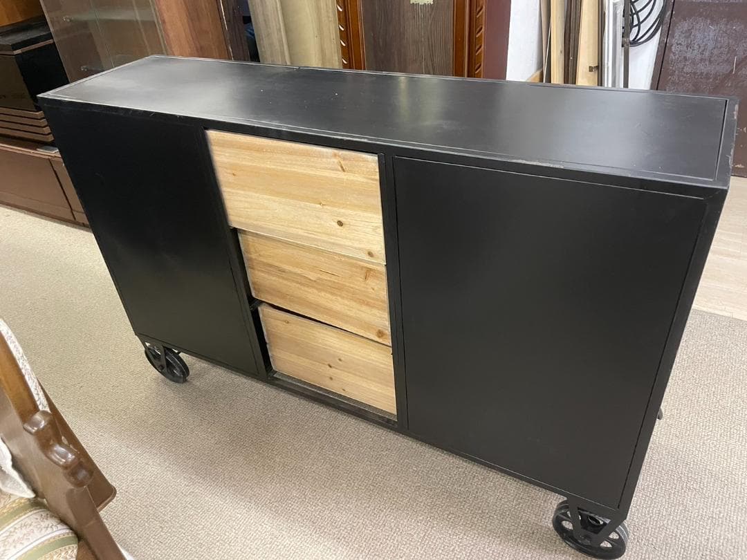 スチール　キャビネット　インダストリアル　サイドボード　引出　レトロ　キャスター