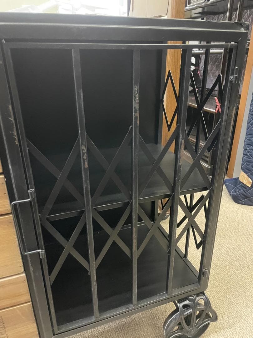 スチール　キャビネット　インダストリアル　サイドボード　引出　レトロ　キャスター