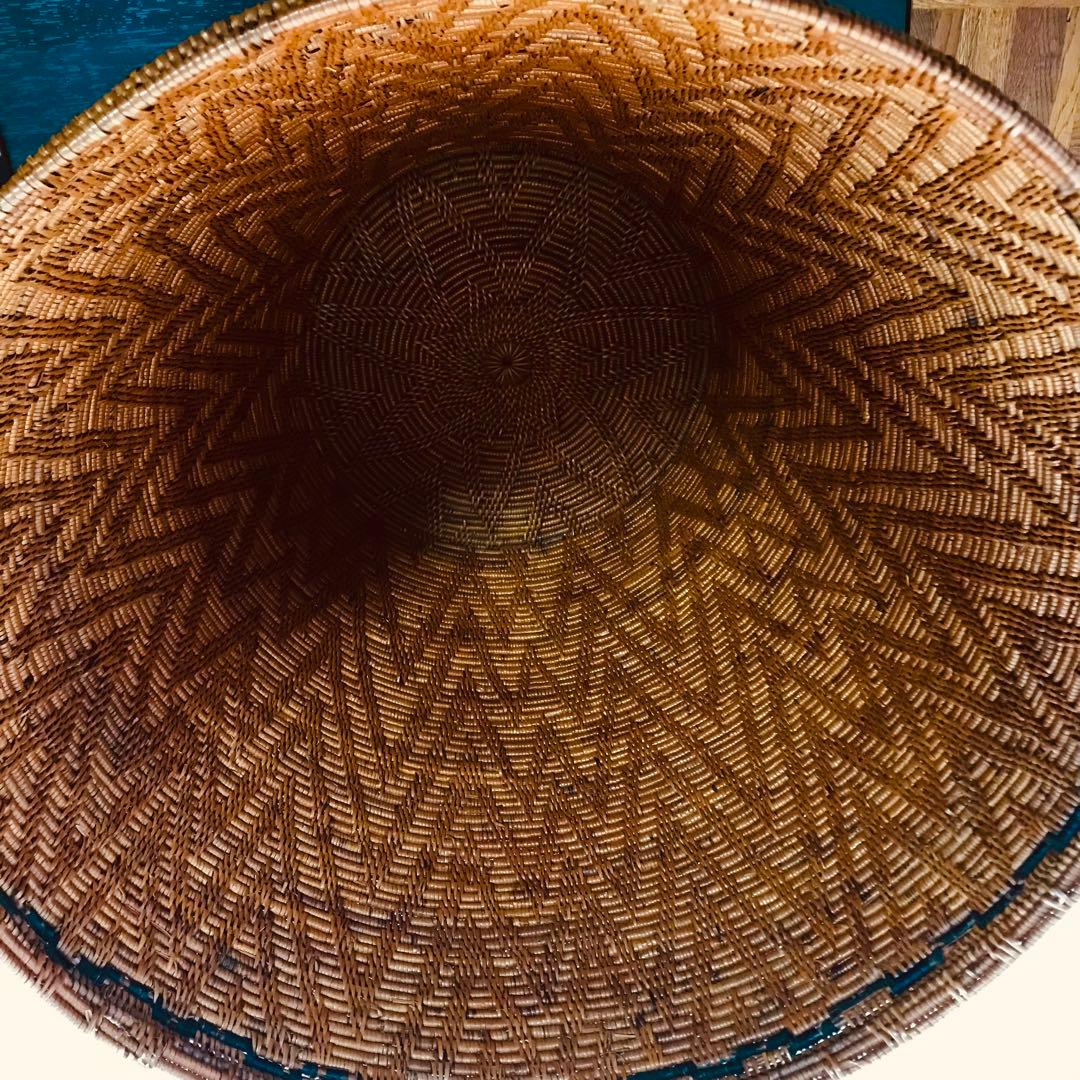 アタ製　フタ付大型カゴ　バスケット小物入れ　中古品